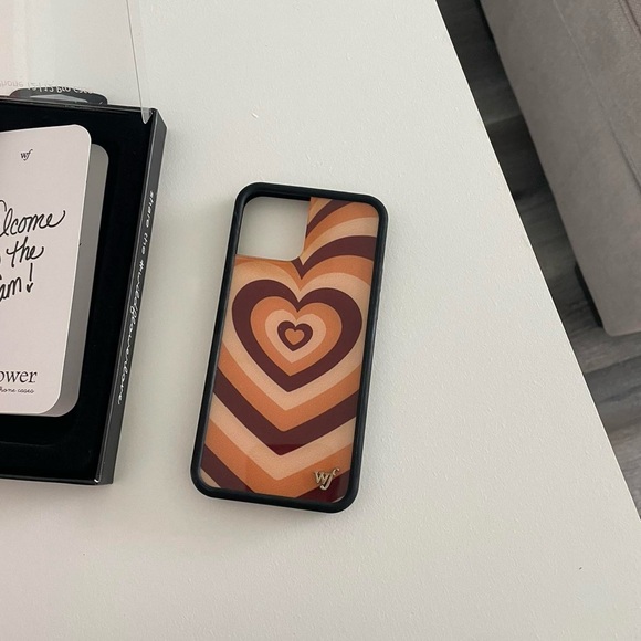 Wildflower iPhone 12/12 pro case - Picture 4 of 4